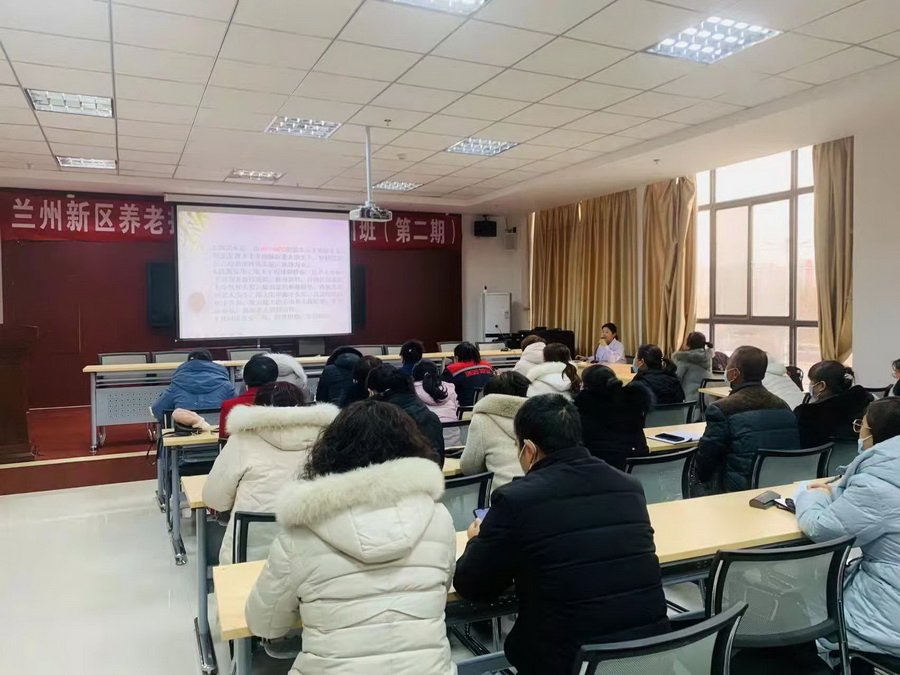 图1 理论授课_调整大小.jpg