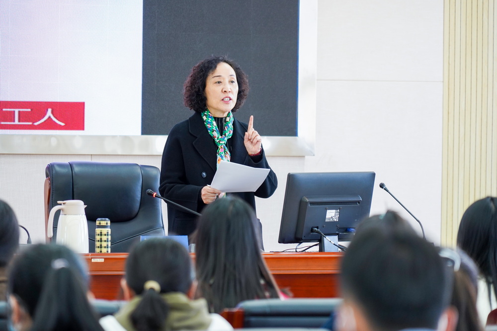 2-2023年3月6日   党委副书记、校长任晖为全校团员干部讲授开学第一课 (9)_调整大小.jpg