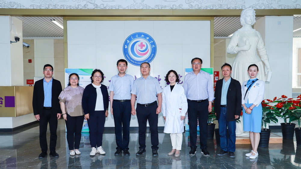 2023年6月7日 原甘肃省卫生和计划生育委员会党组副书记、副主任李存文莅临天游官网调研 (16)_调整大小.jpg